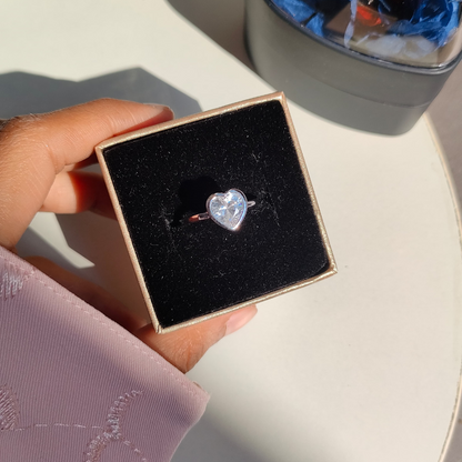 Pretty White Heart Zircon Ring