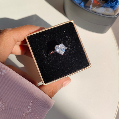 Pretty White Heart Zircon Ring