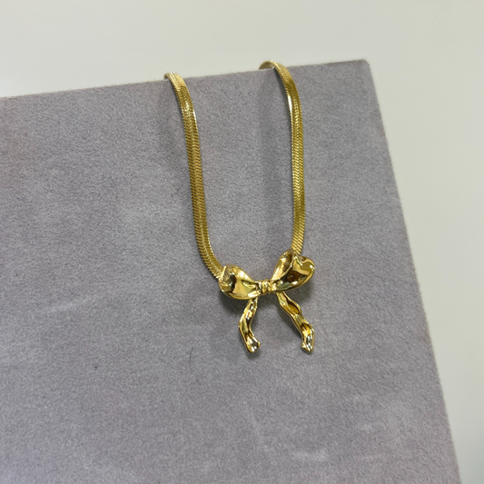 Bow Necklace